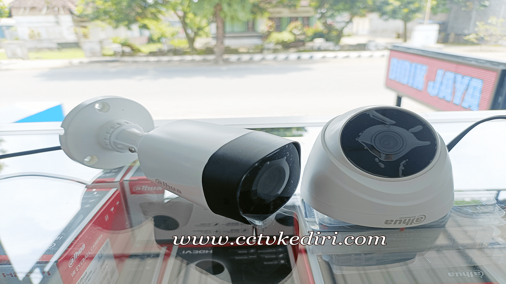 <p>CCTV merupakan alat yang memungkinkan anda untuk merekam sesuatu peristiwa atau kejadian tanpa menggunakan operator, CCTV biasanya digunakan untuk secara otomastis memeberikan pengawasan penuh terhadap sesuatu area tanpa memerelukan petugas untuk pengawasan, kamera dengan kualitas tinggi dan harga murah bisa anda dapatkan di tempat kami saat ini Didin Jaya Komputer.</p>